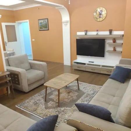شقة كبيرة ديلوكس ثلاث غرف وصالون 112 Apartment