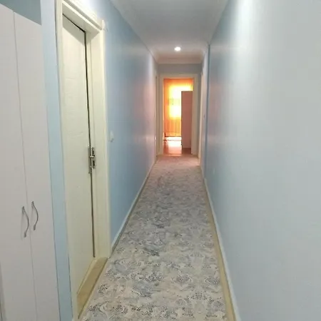 شقة كبيرة ديلوكس ثلاث غرف وصالون 112 Apartment *